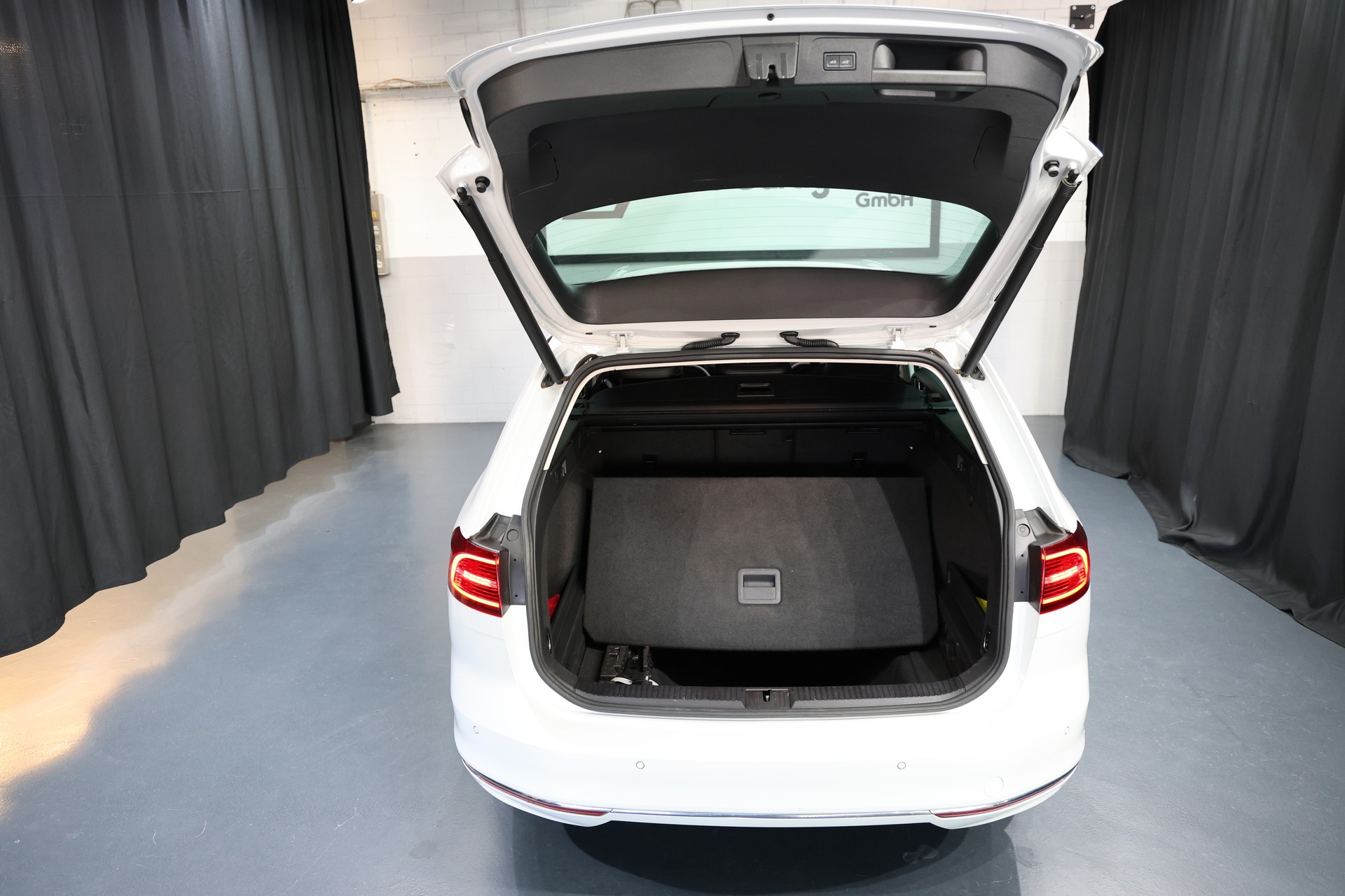 VW Passat Variant 2.0 TDI BMT Highline DSG-image-19