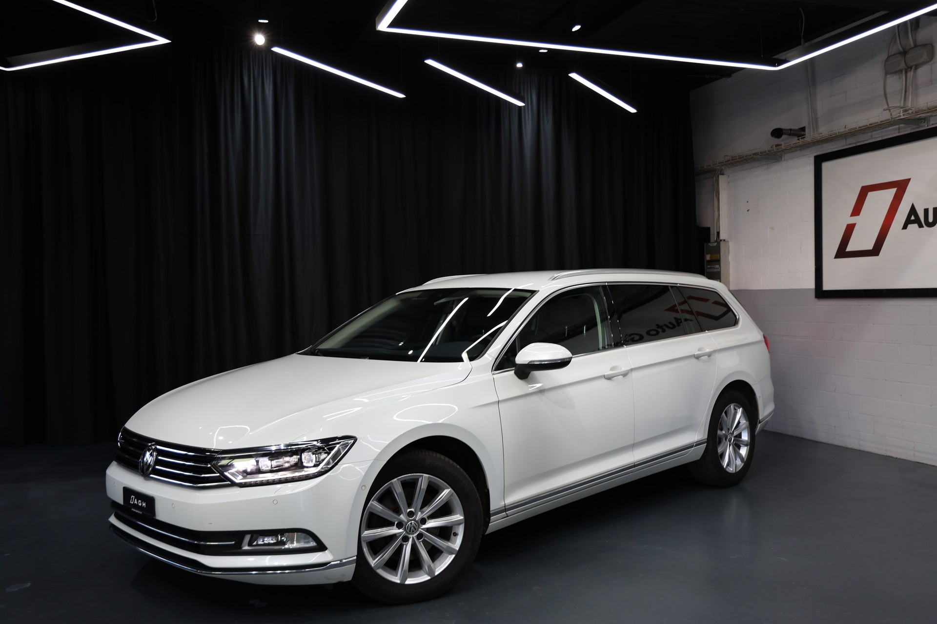 VW Passat Variant 2.0 TDI BMT Highline DSG-showroom-element-2