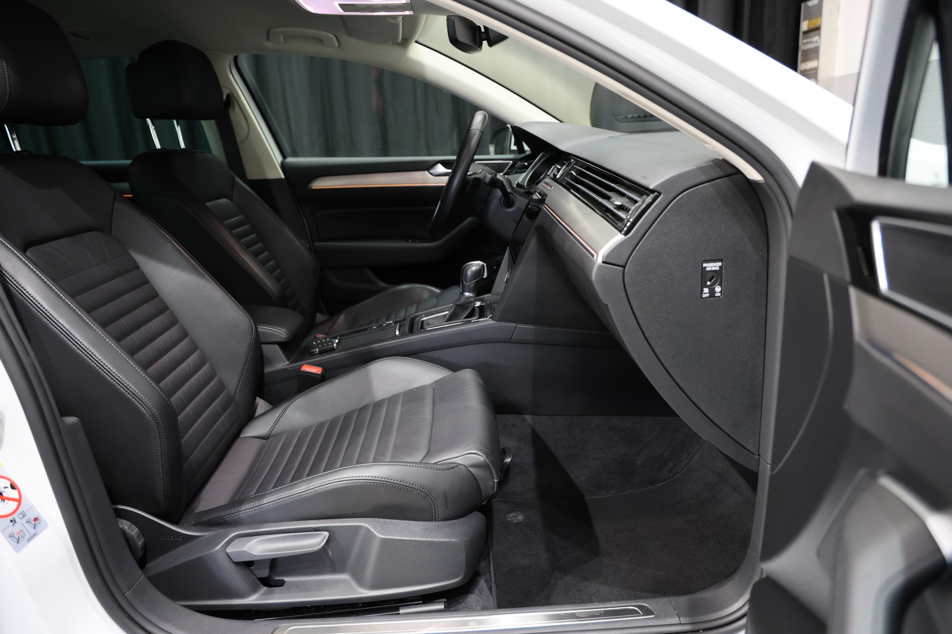 VW Passat Variant 2.0 TDI BMT Highline DSG-image-14