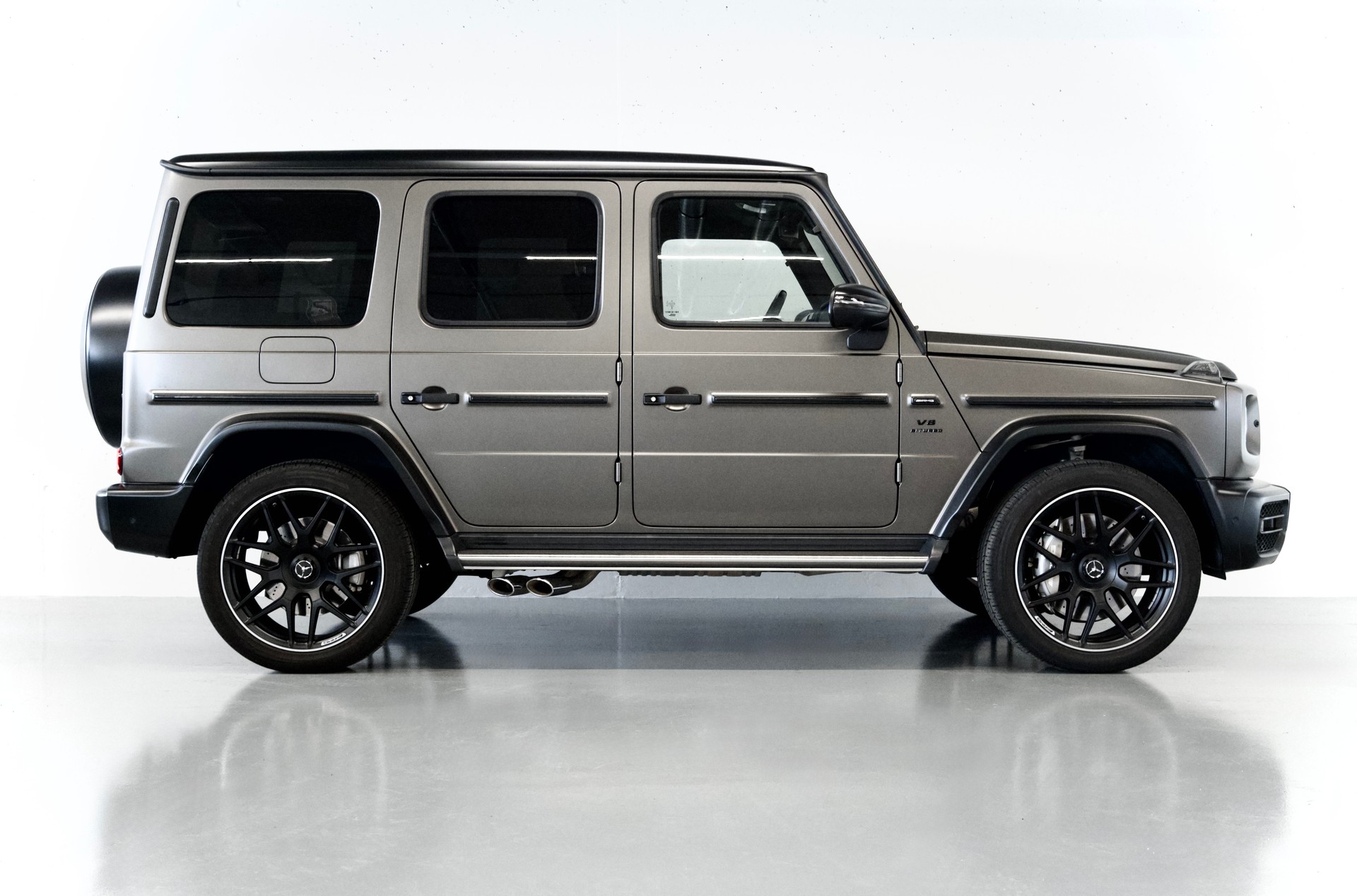 MERCEDES-BENZ G 63 AMG | SONDERLACKIERUNG AMG | CARBON PAKET-showroom-element-2