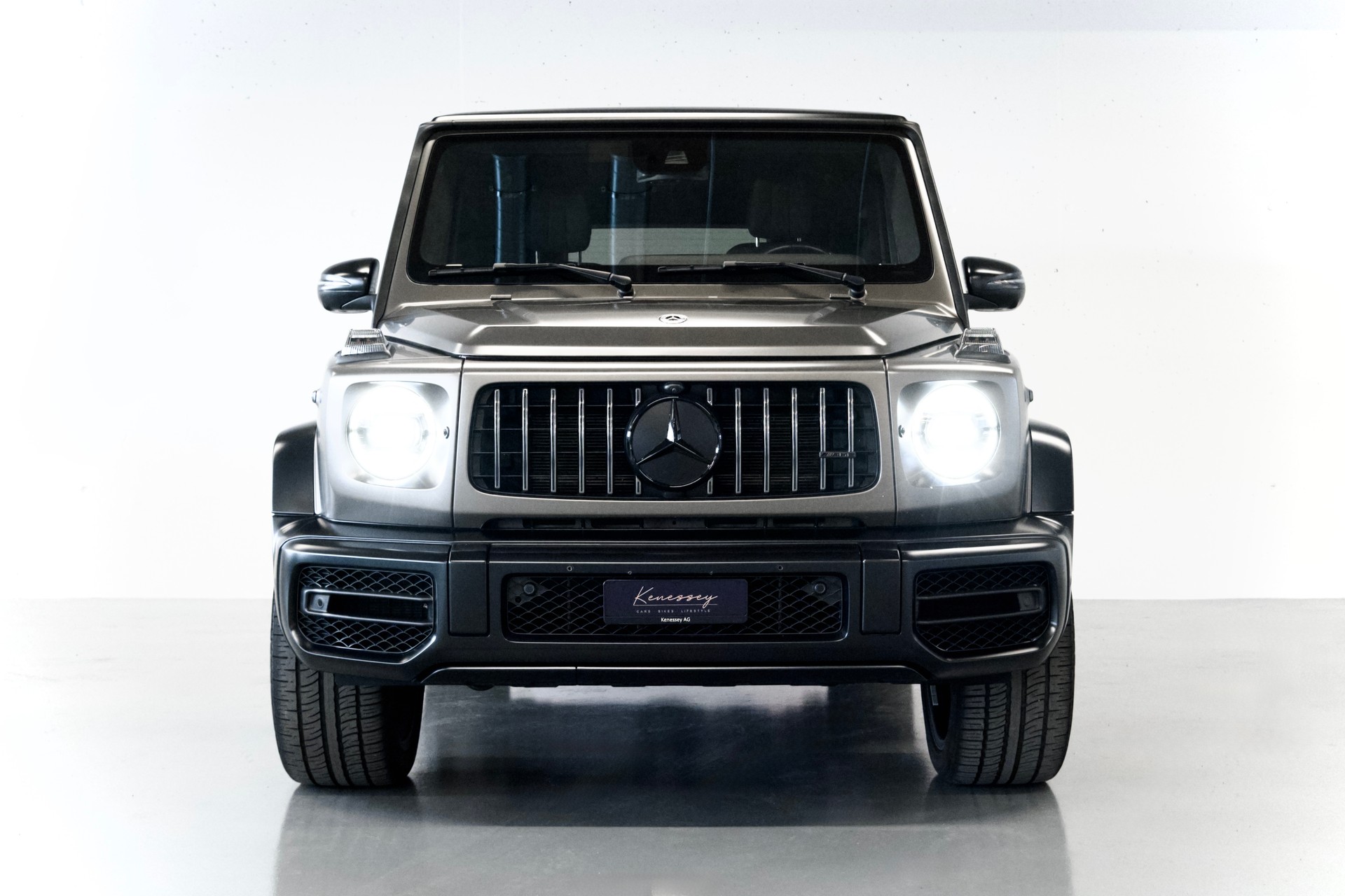 MERCEDES-BENZ G 63 AMG | SONDERLACKIERUNG AMG | CARBON PAKET-image-4