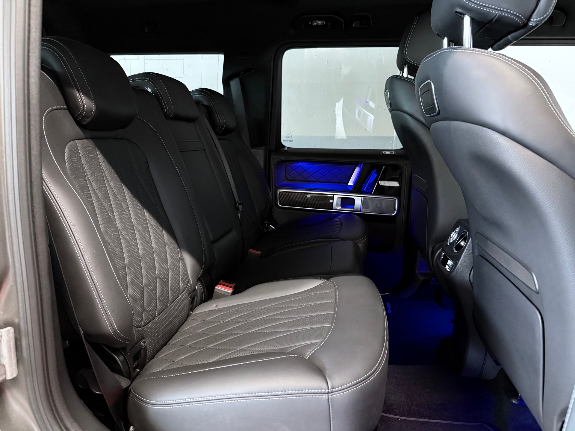 MERCEDES-BENZ G 63 AMG | SONDERLACKIERUNG AMG | CARBON PAKET-image-15