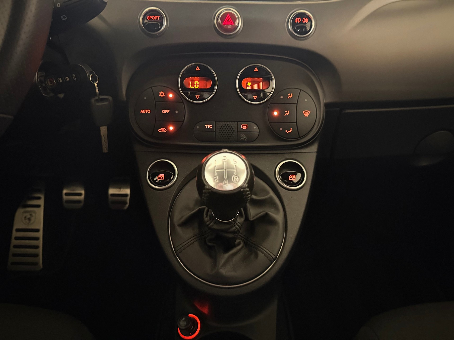 FIAT 595 1.4 16V Turbo Abarth Pista - 70th Anniversary-image-15