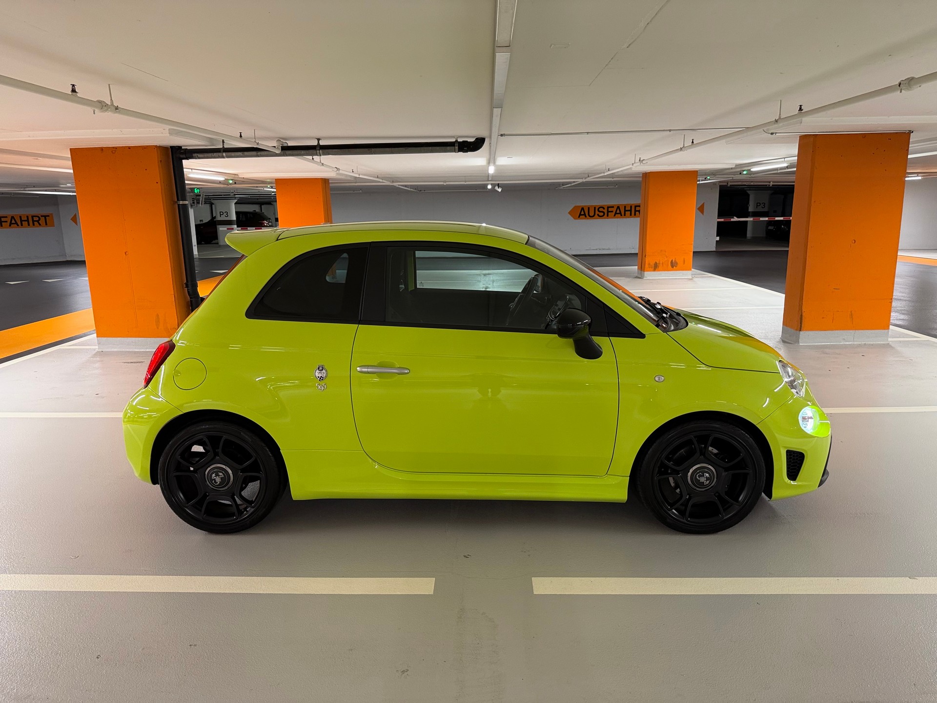 FIAT 595 1.4 16V Turbo Abarth Pista - 70th Anniversary-showroom-element-3