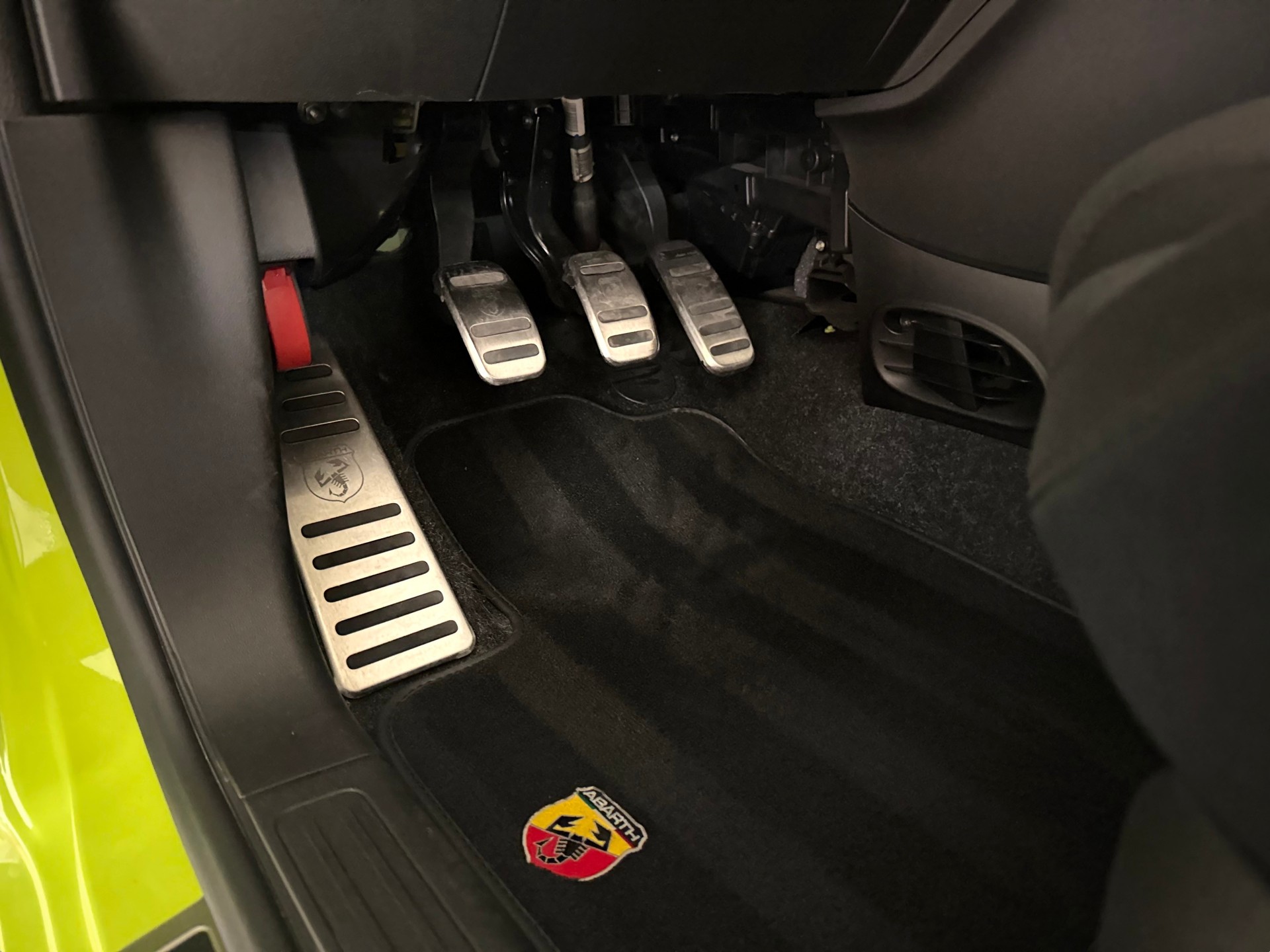 FIAT 595 1.4 16V Turbo Abarth Pista - 70th Anniversary-image-17