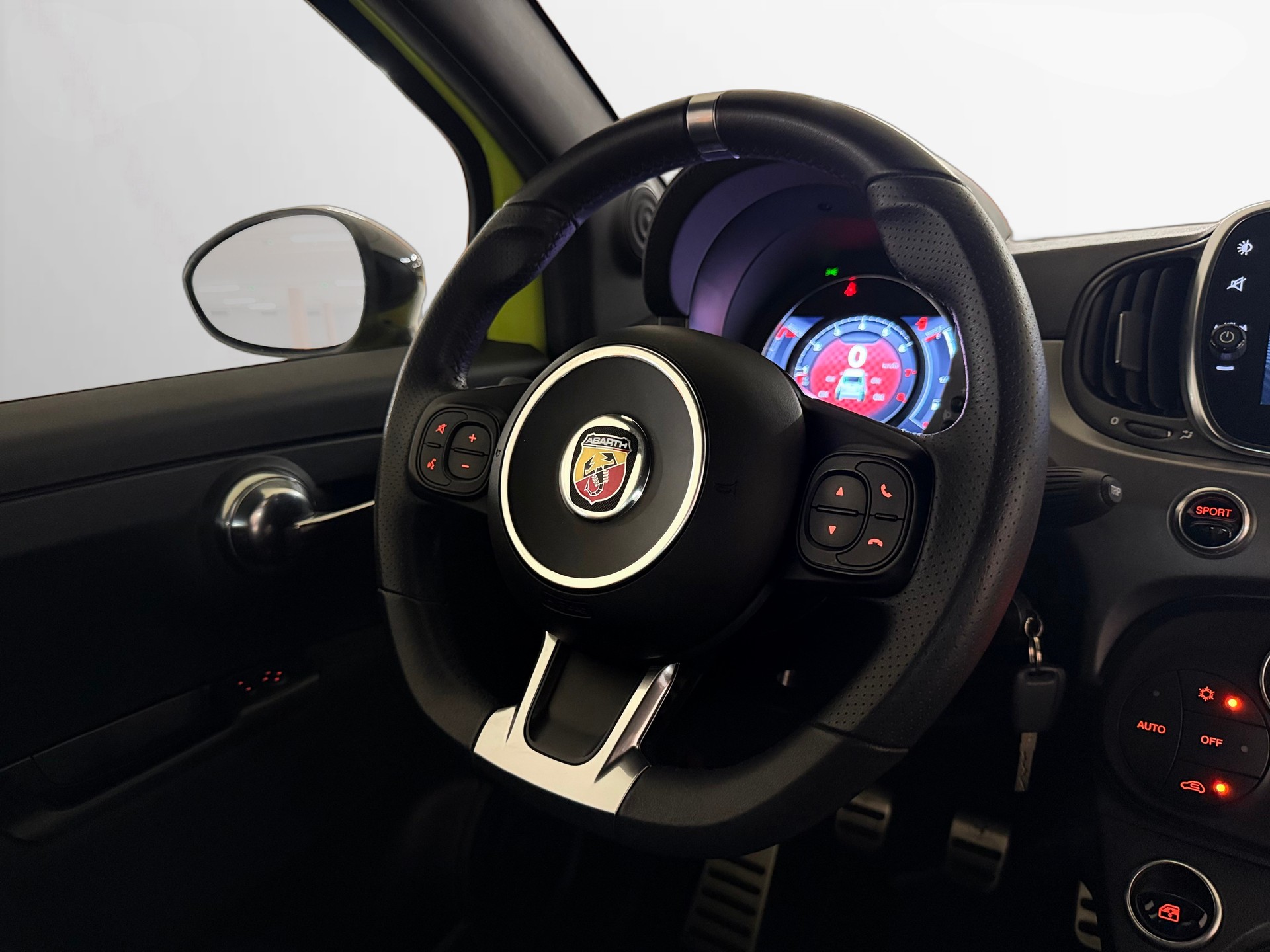 FIAT 595 1.4 16V Turbo Abarth Pista - 70th Anniversary-image-24