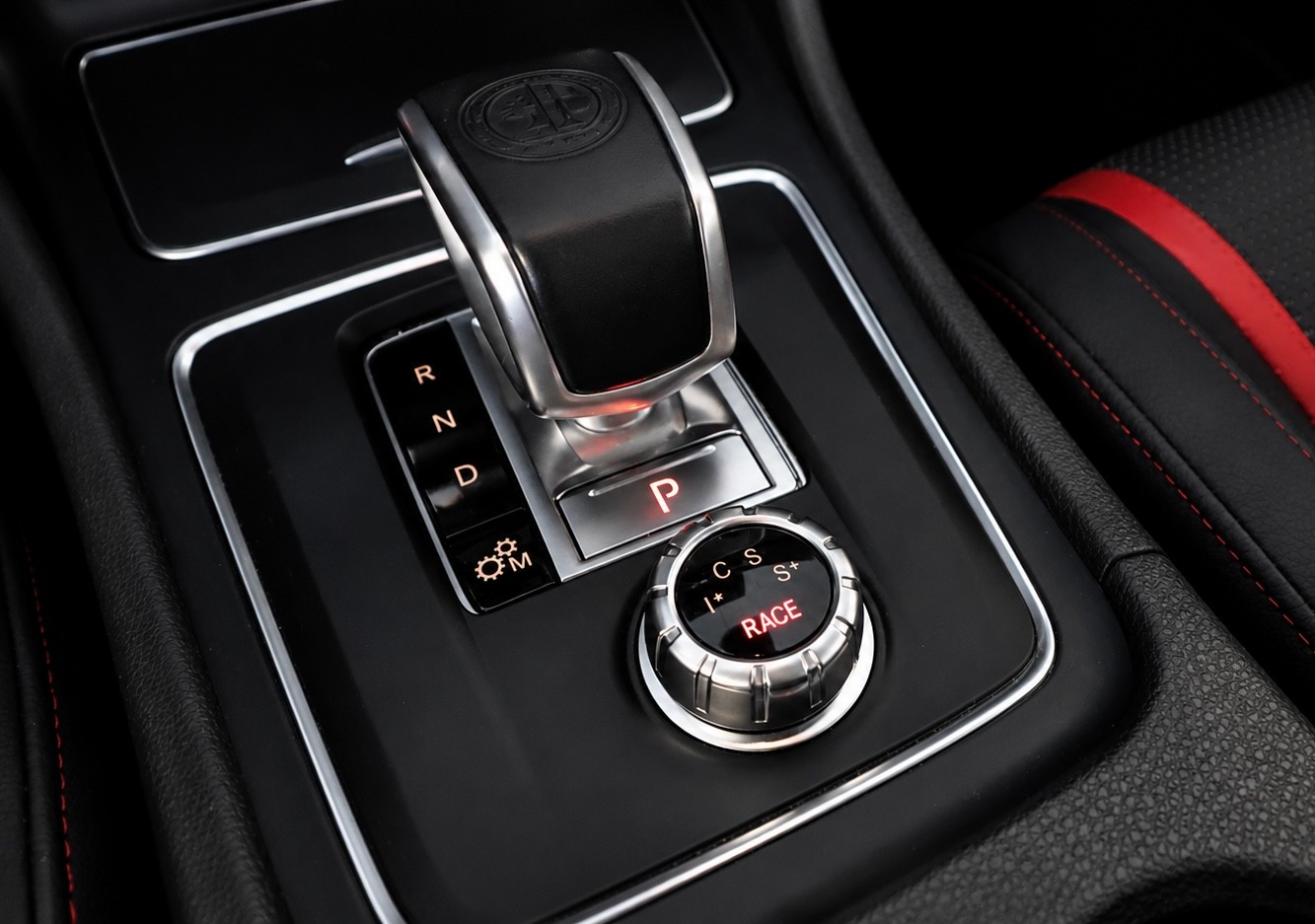 MERCEDES-BENZ GLA 45 AMG 4Matic 7G-DCT-image-12