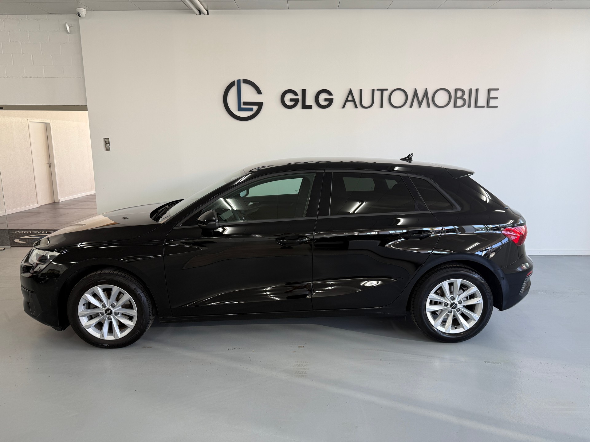 AUDI A3 Sportback 35 TFSI advanced Attraction S-tronic-showroom-element-1
