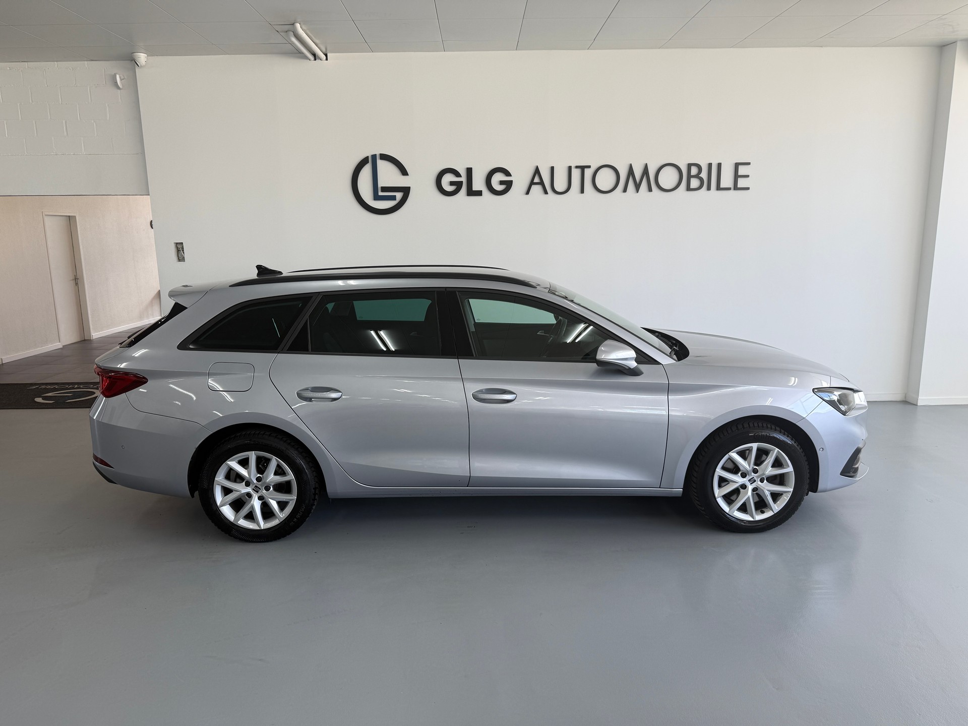 SEAT Leon ST 2.0 TDI EVO DSG Style-showroom-element-3