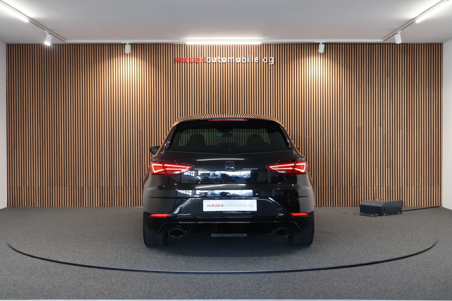 SEAT Leon 2.0 TSI Cupra 300 DSG-showroom-element-3