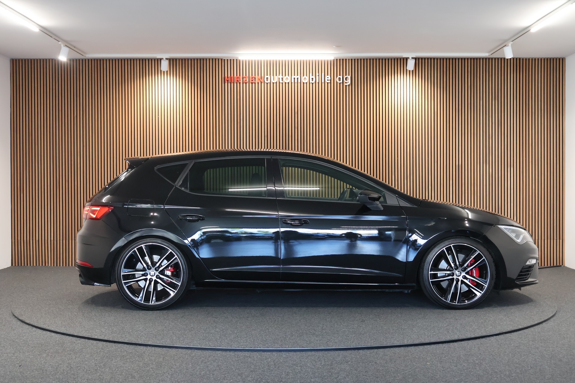 SEAT Leon 2.0 TSI Cupra 300 DSG-image-5