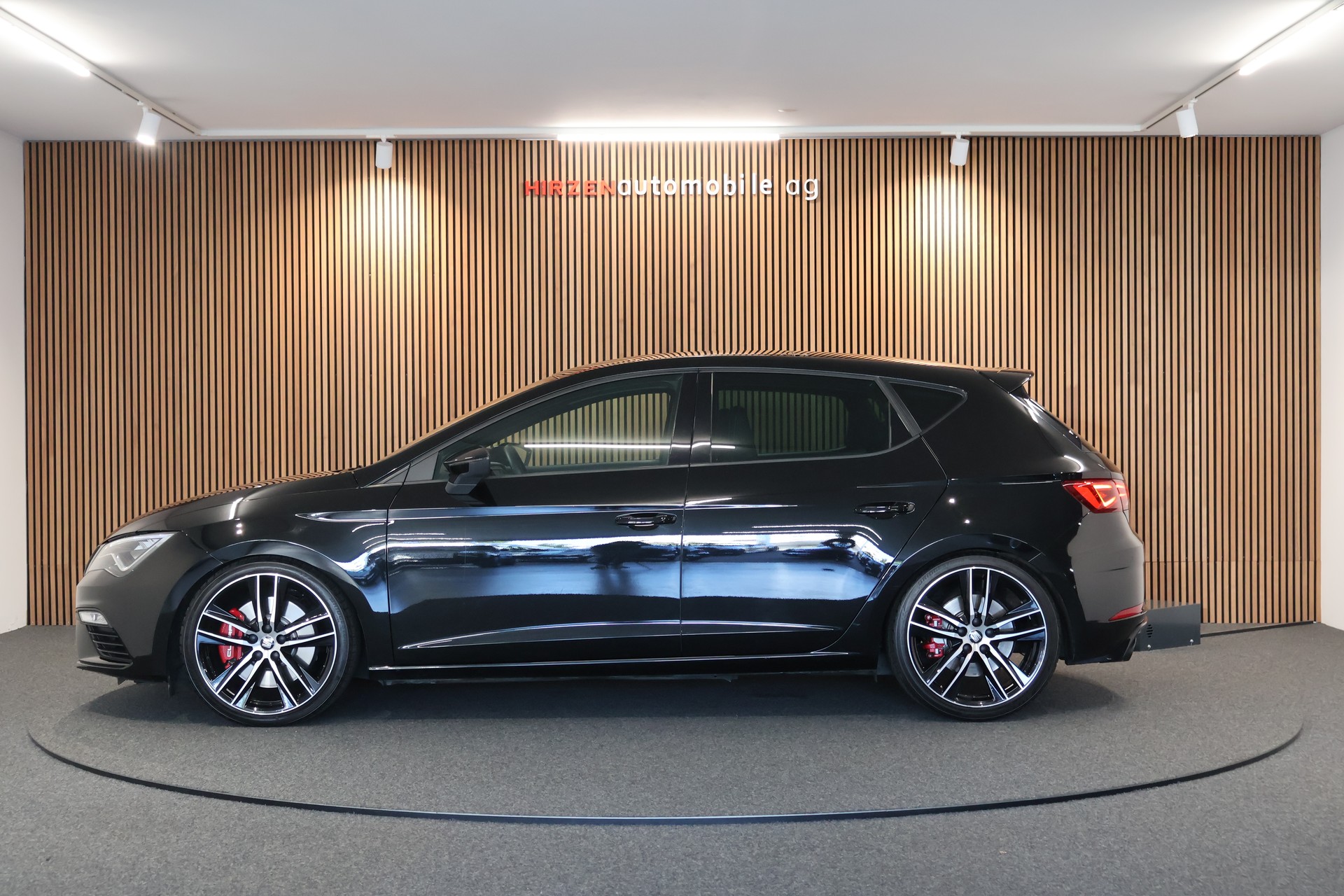 SEAT Leon 2.0 TSI Cupra 300 DSG-showroom-element-1