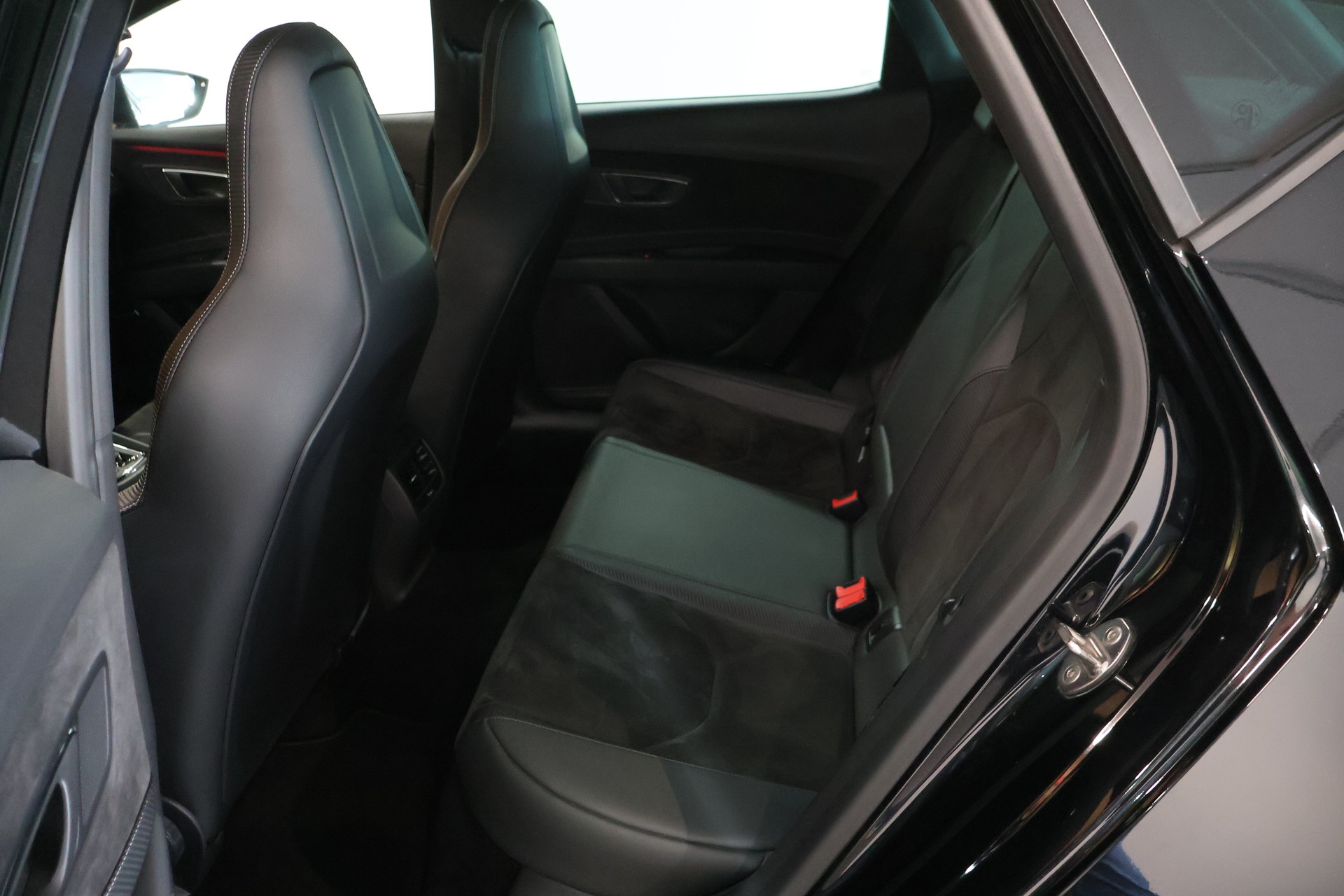 SEAT Leon 2.0 TSI Cupra 300 DSG-image-10