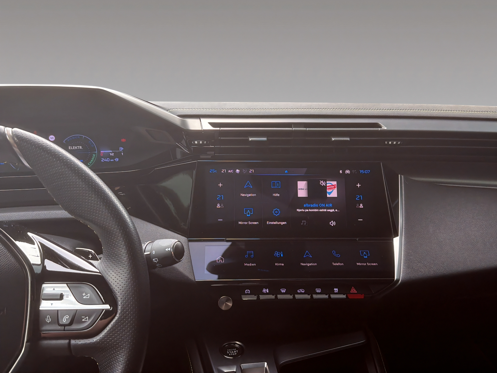 PEUGEOT 308 1.6 PHEV 225 GT Pack-image-12