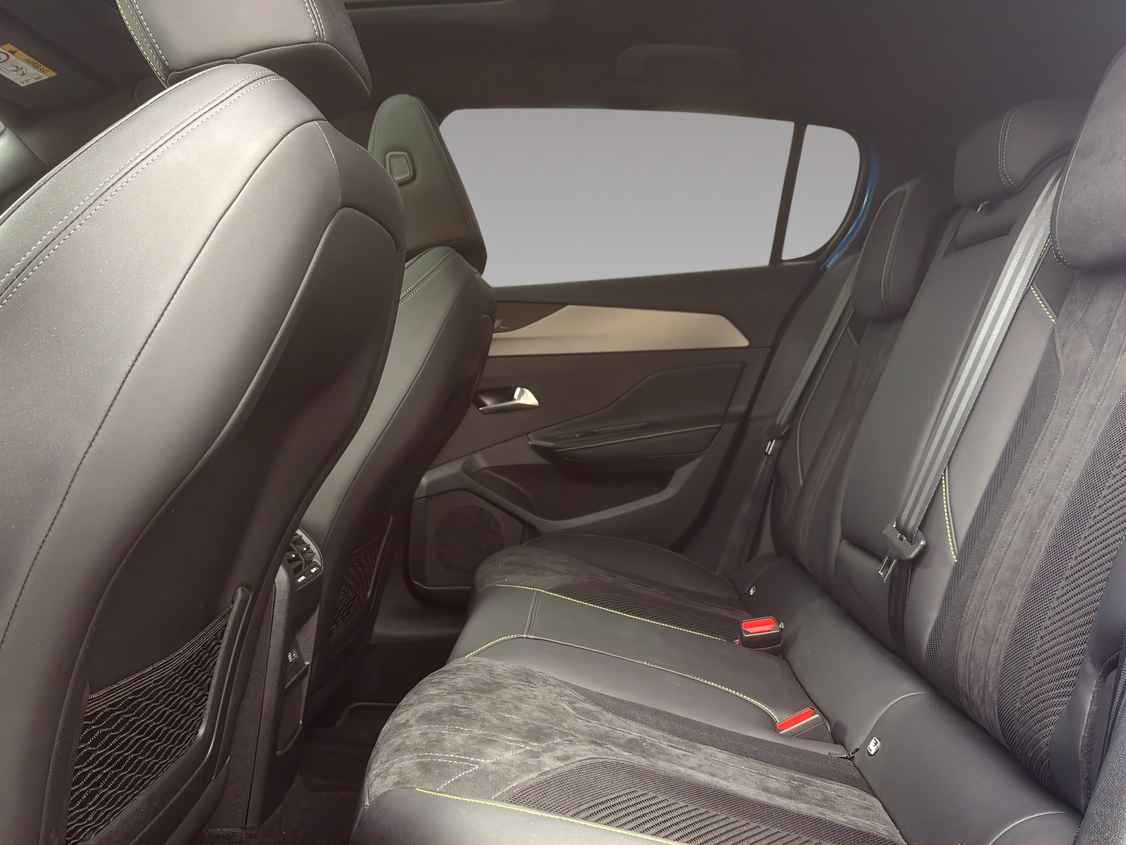 PEUGEOT 308 1.6 PHEV 225 GT Pack-image-17
