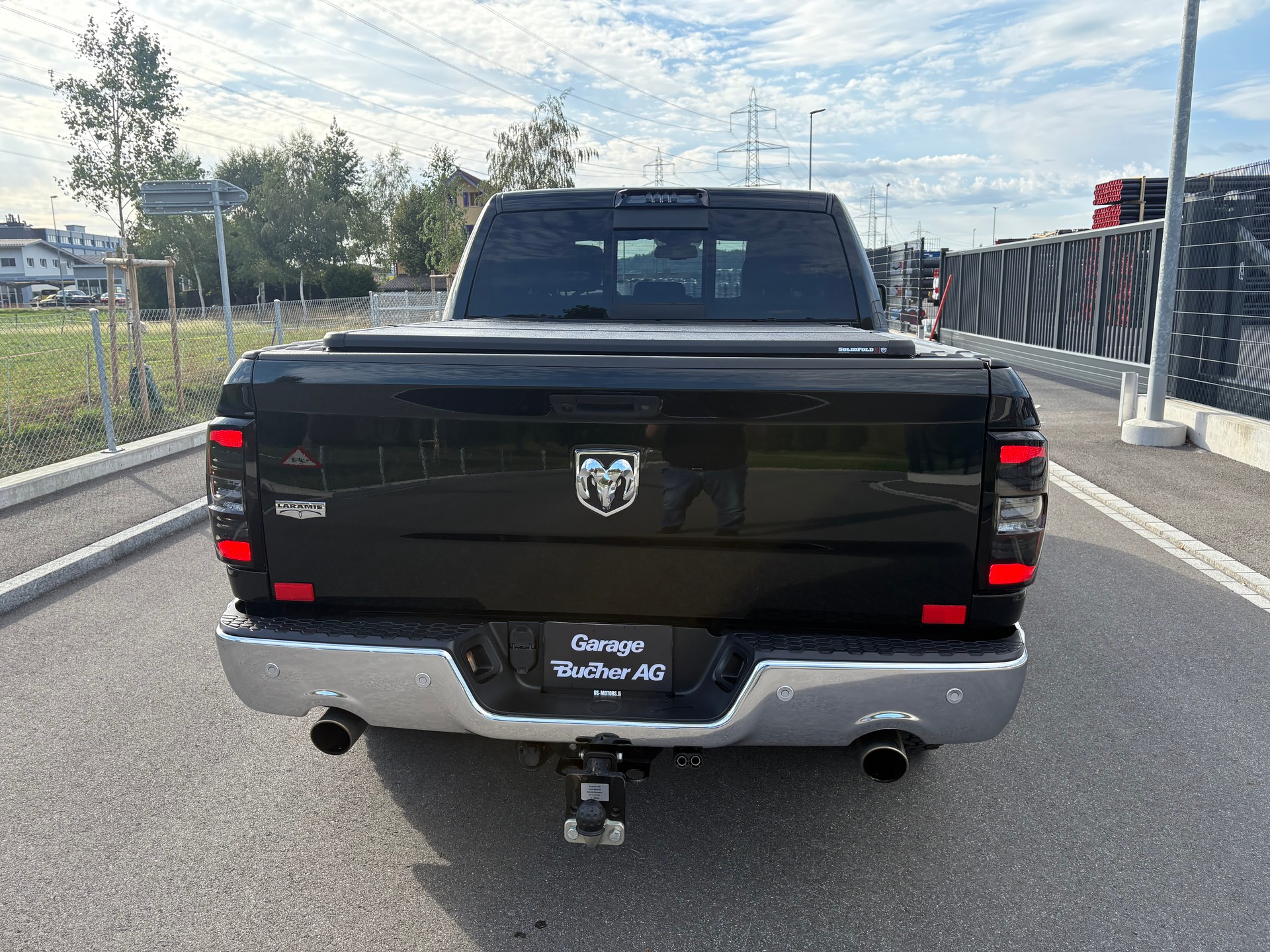 DODGE RAM 1500 Crewcab Laramie-showroom-element-2
