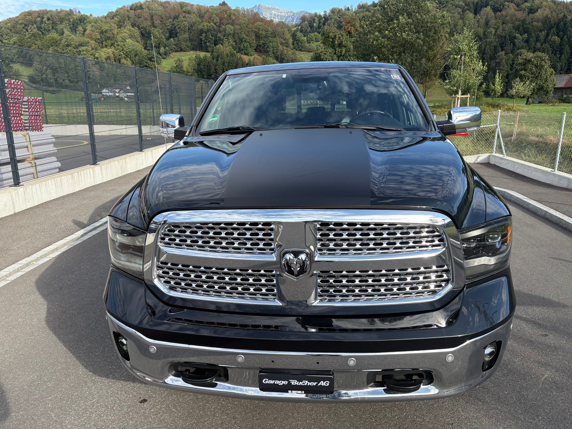 DODGE RAM 1500 Crewcab Laramie-image-5