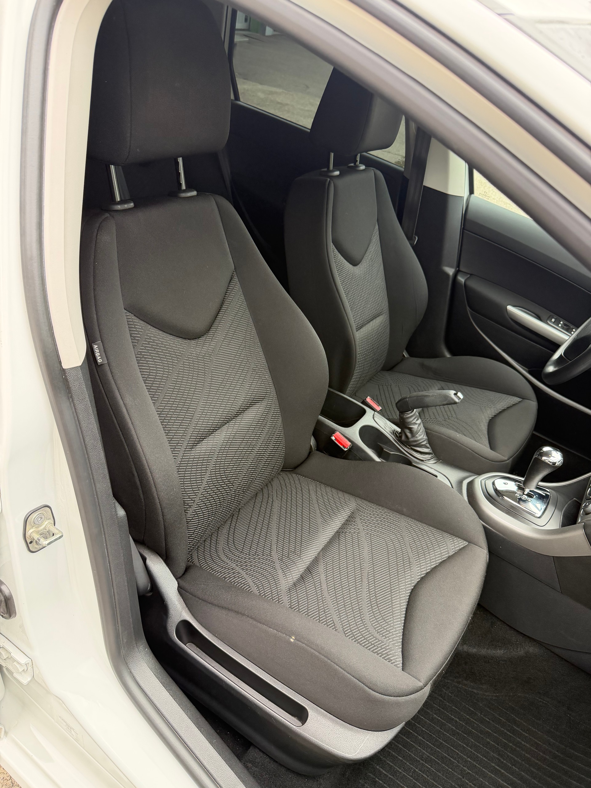 PEUGEOT 308 SW 1.6 HDI Access EGS6-image-14