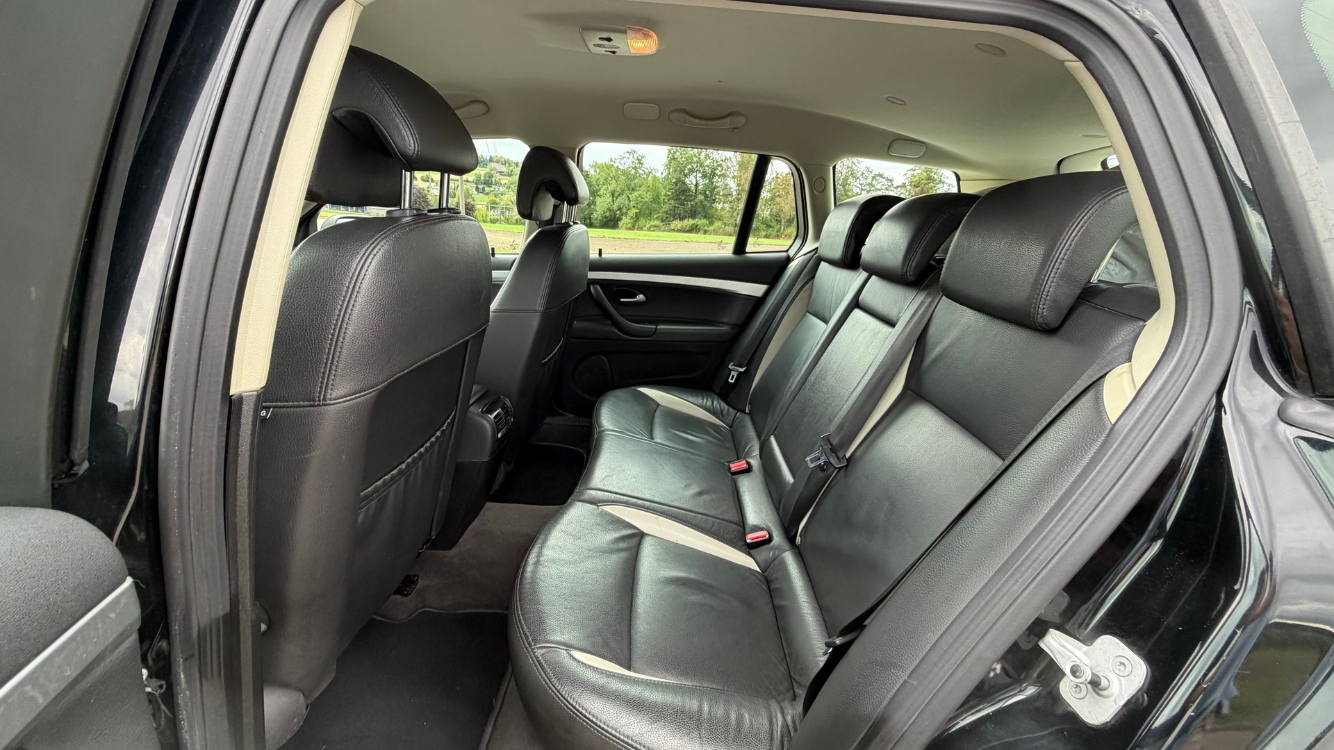 SAAB 9-3 1.9 TTiD Vector-image-9