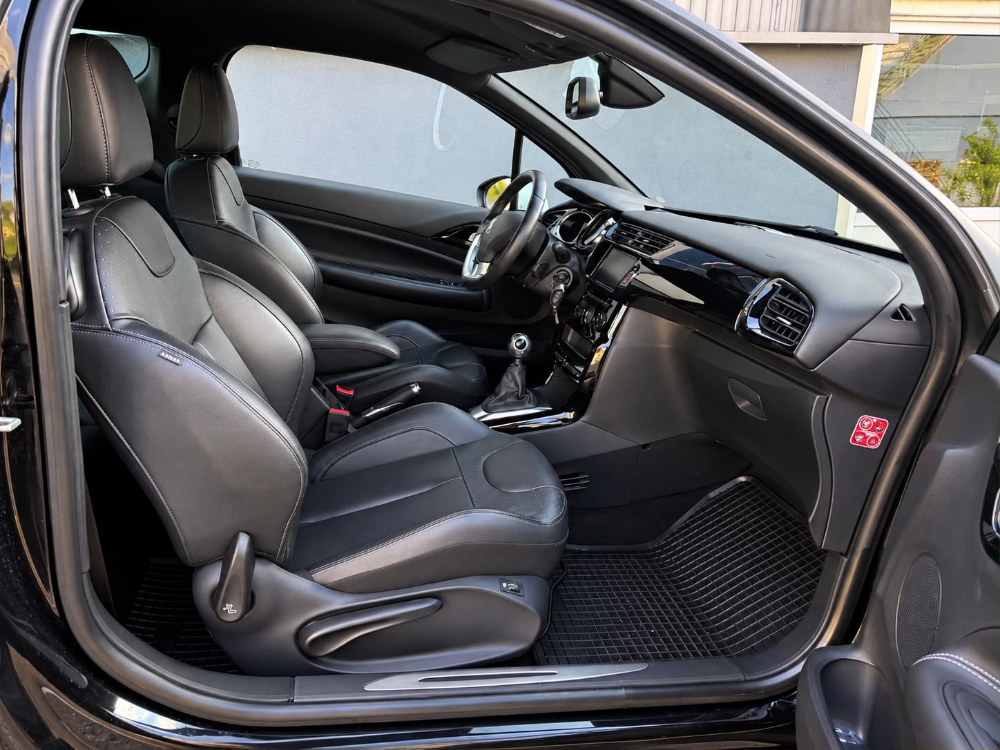 DS AUTOMOBILES DS3 1.6 THP Sport Chic-image-18