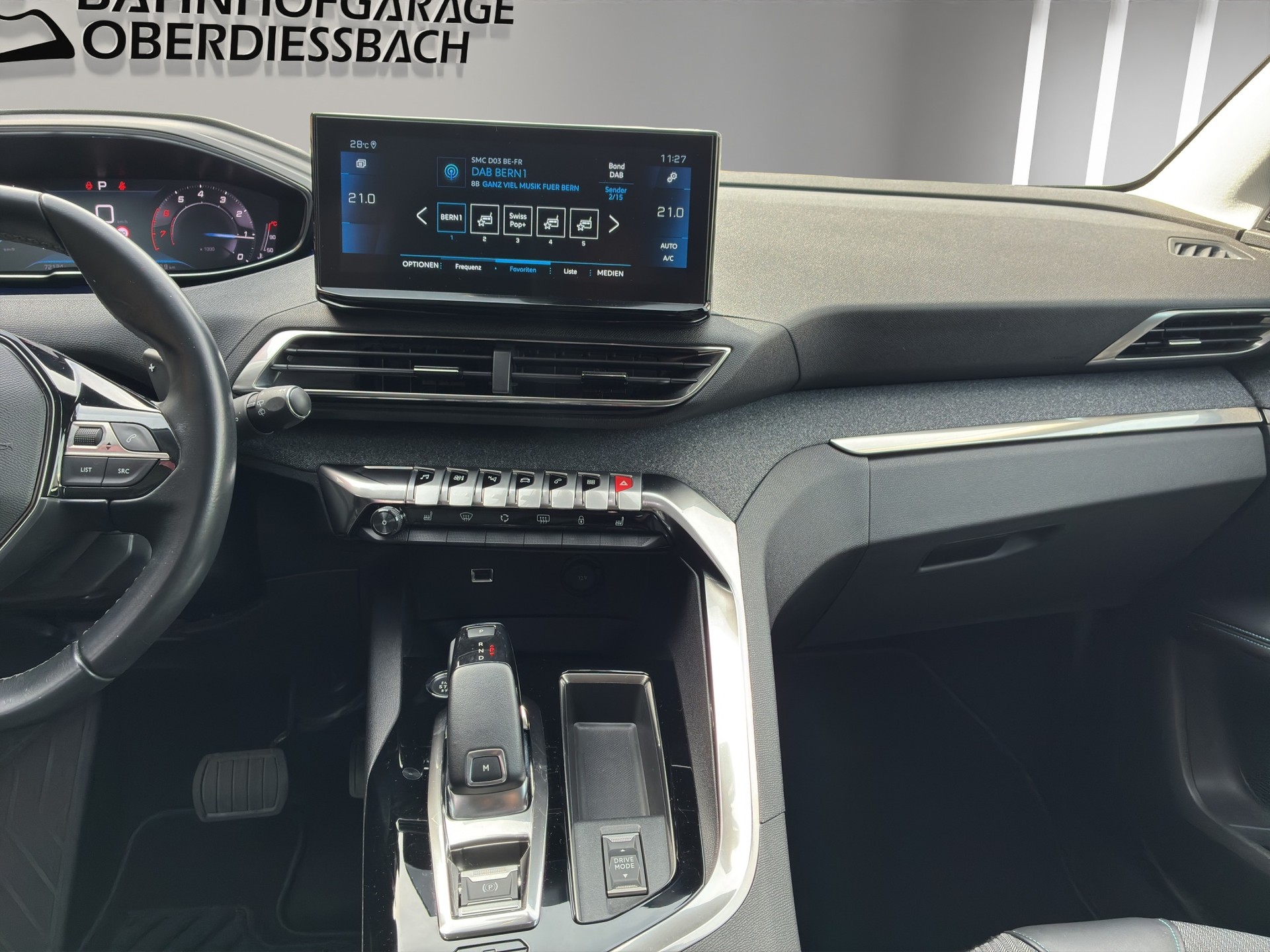 PEUGEOT 3008 1.2 PureTech Allure Pack EAT8-image-13