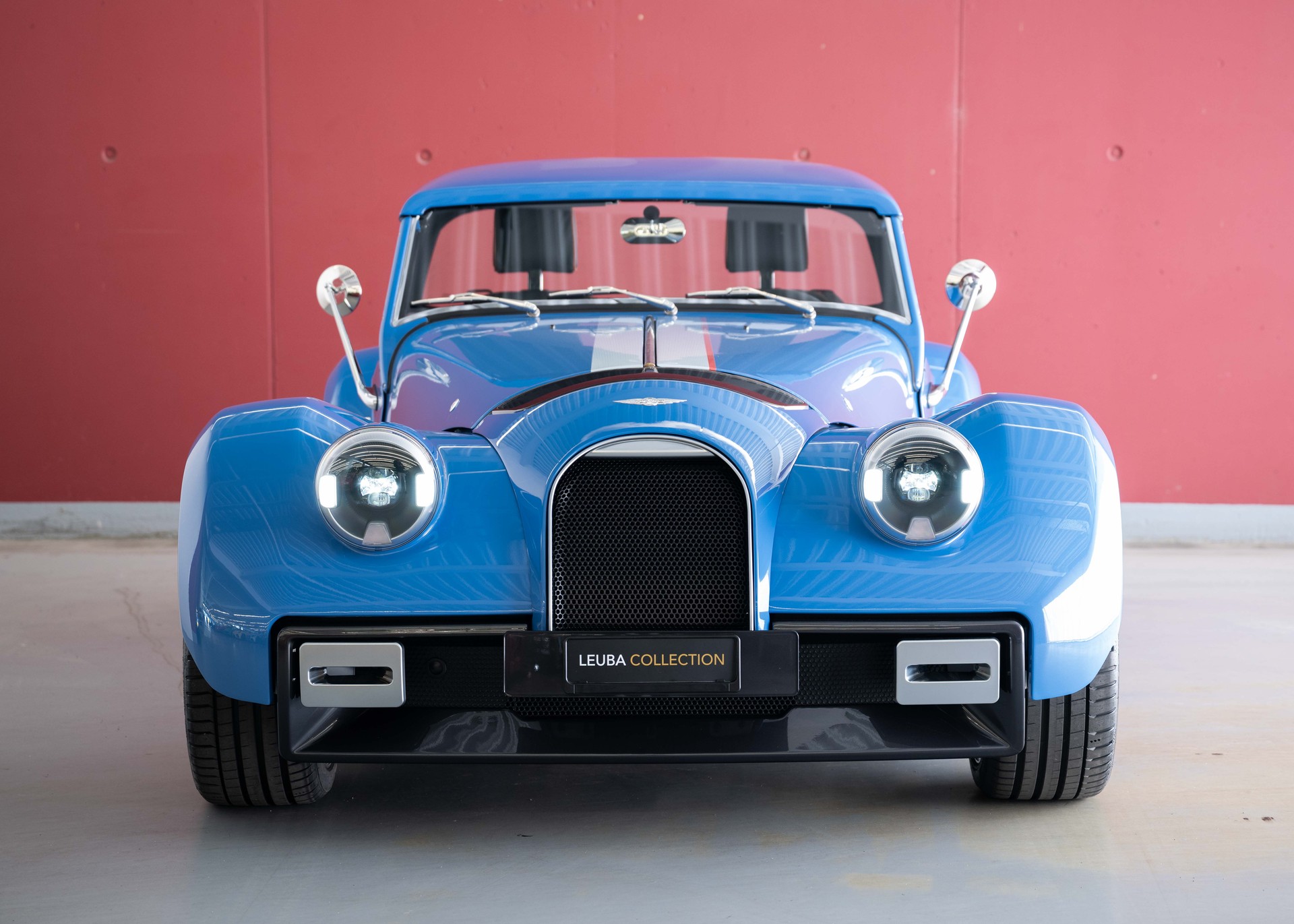 MORGAN Supersport 400 (New Swiss Executive car, not registered, special paint Yas Marina Blue, 30-month factory warranty)-showroom-element-2