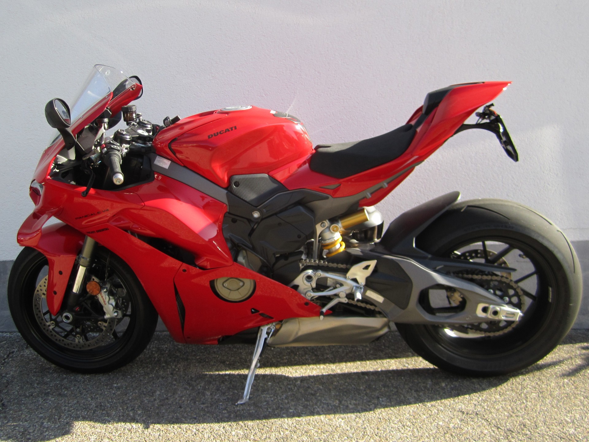DUCATI Panigale V4-image-2