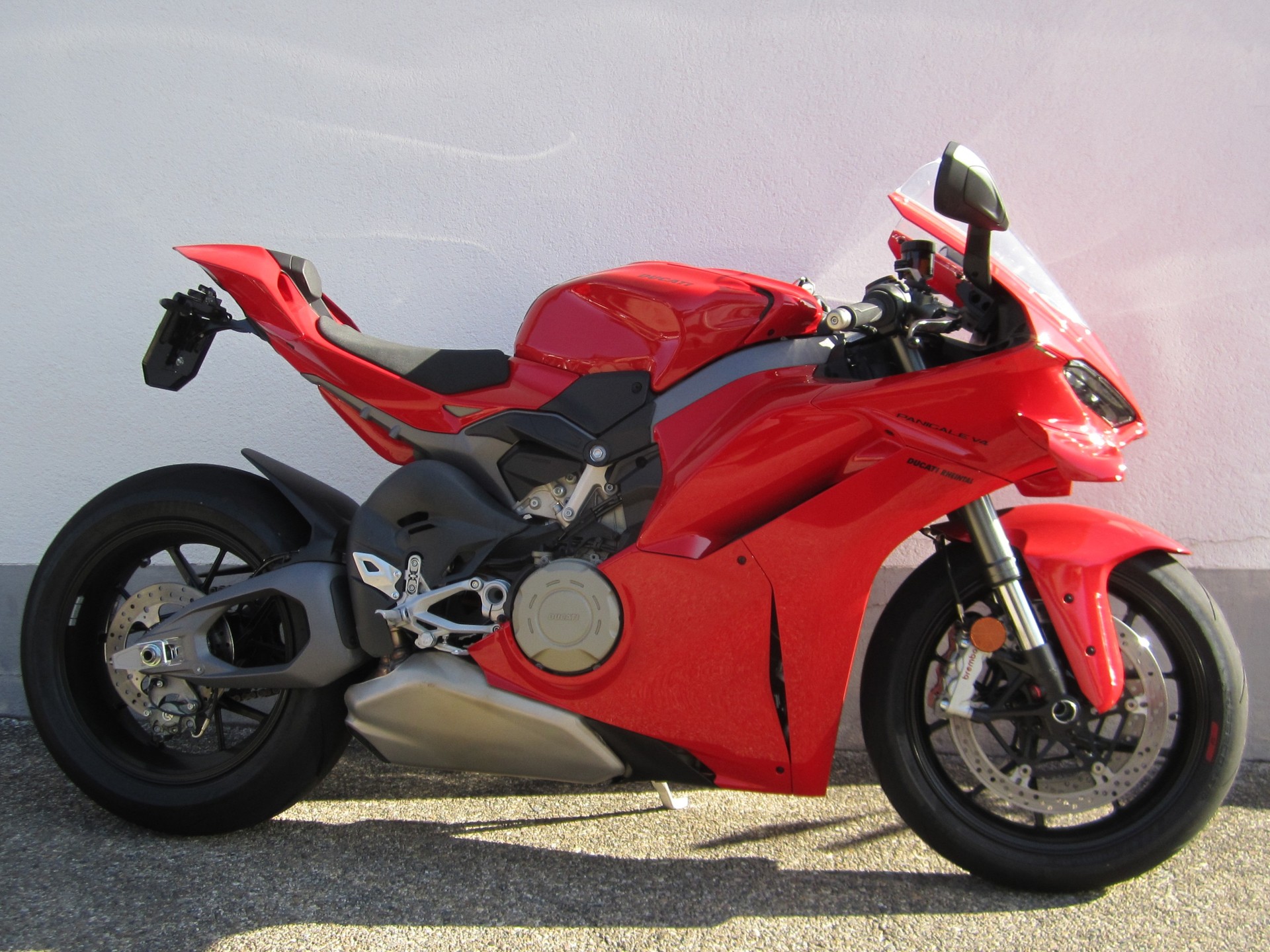 DUCATI Panigale V4-image-0