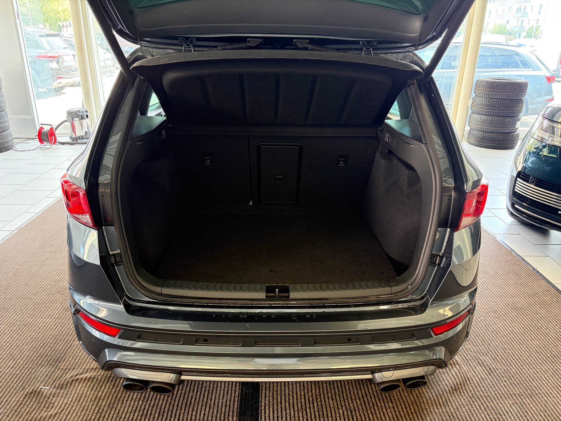 CUPRA Ateca 2.0TSI 4Drive DSG | AHK | PANORAMA | BeatsAudio Sound |-image-24