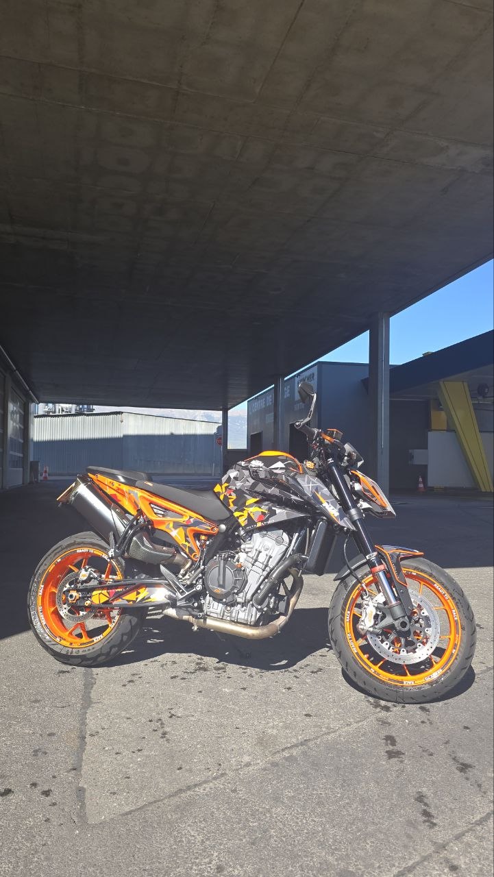 KTM 890 Duke GP-image-2