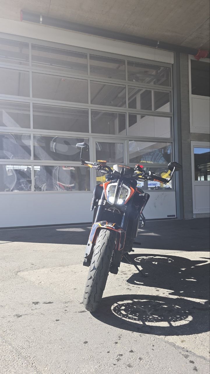 KTM 890 Duke GP-image-3