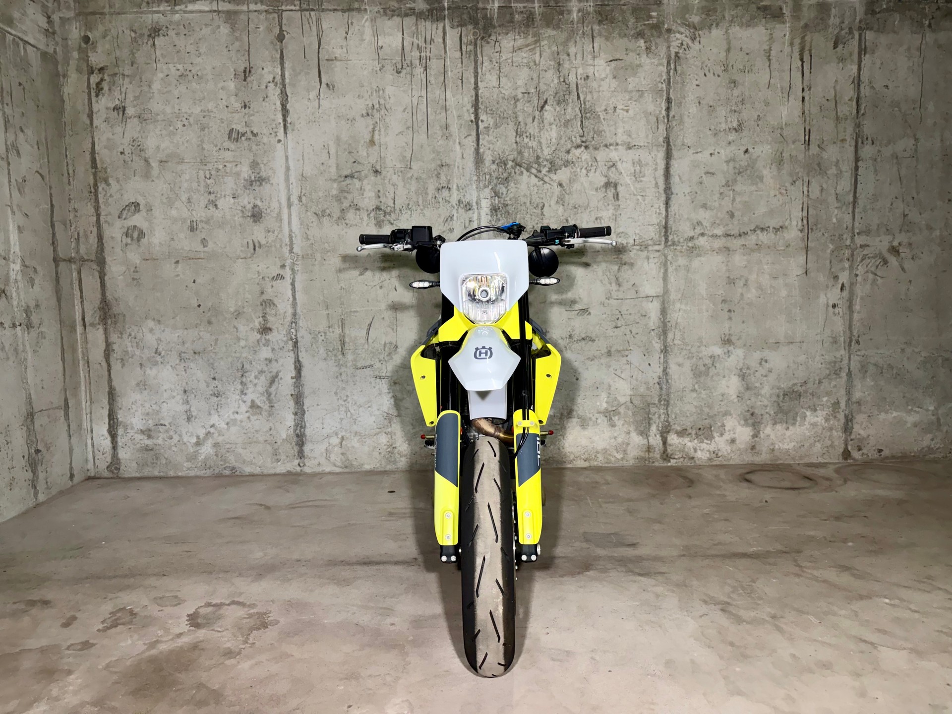 HUSQVARNA 701 Supermoto (35kW)-image-3