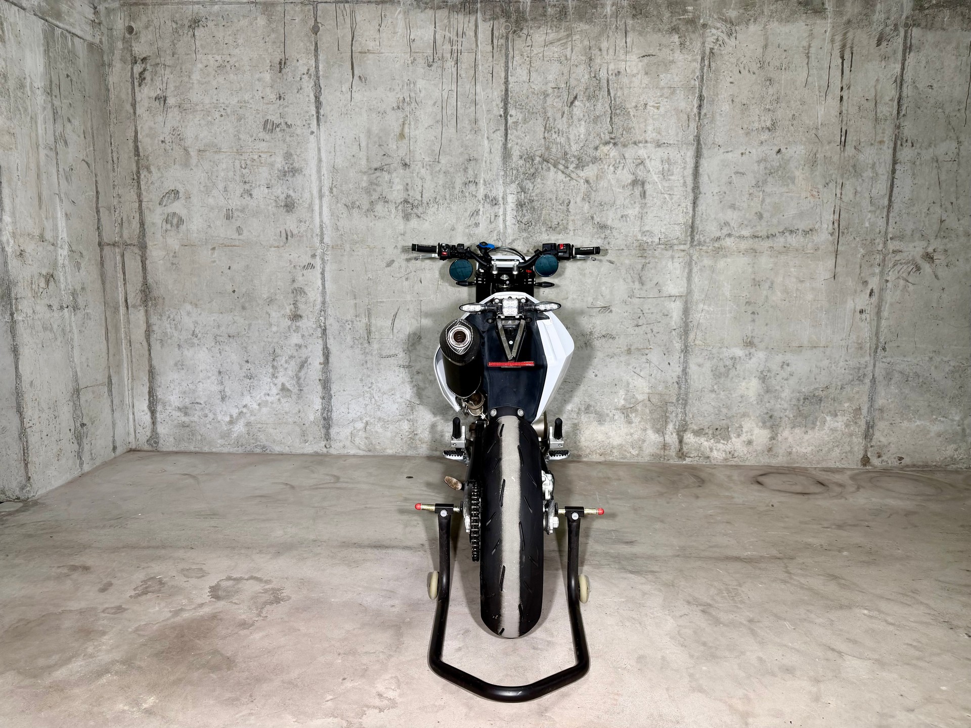 HUSQVARNA 701 Supermoto (35kW)-image-4