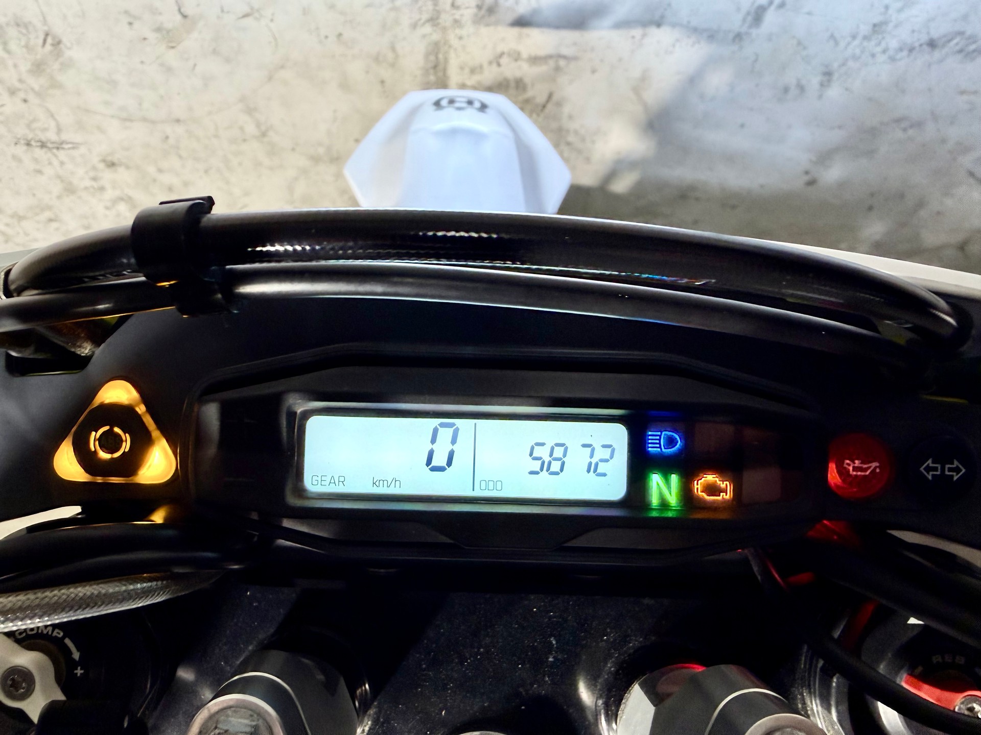 HUSQVARNA 701 Supermoto (35kW)-image-7