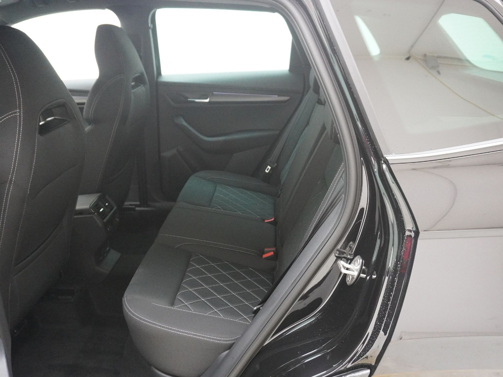 SKODA Karoq 1.5 TSI SportLine DSG-image-14
