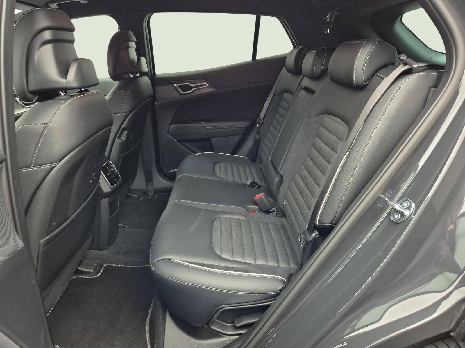 KIA Sportage 1.6 T-GDi PHEV GT-Line-showroom-element-3