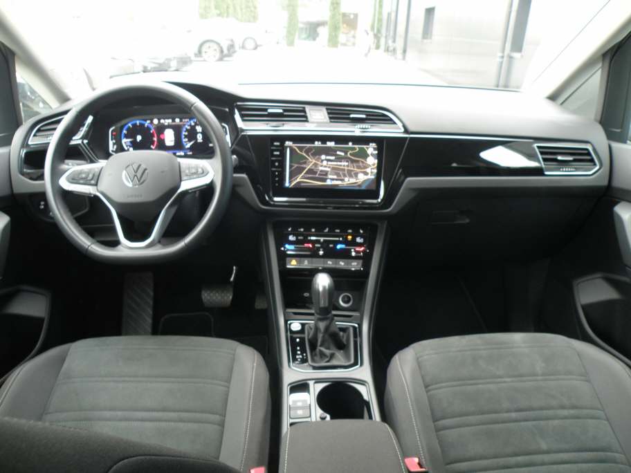 VW Touran 1.5 TSI Highline DSG-image-5