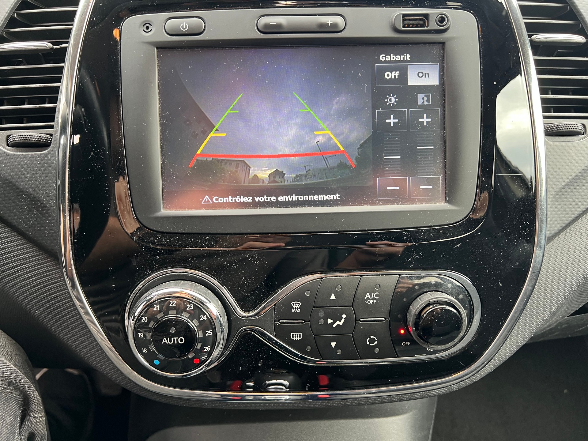 RENAULT Captur 1.2 T 16V Privilège EDC-image-10