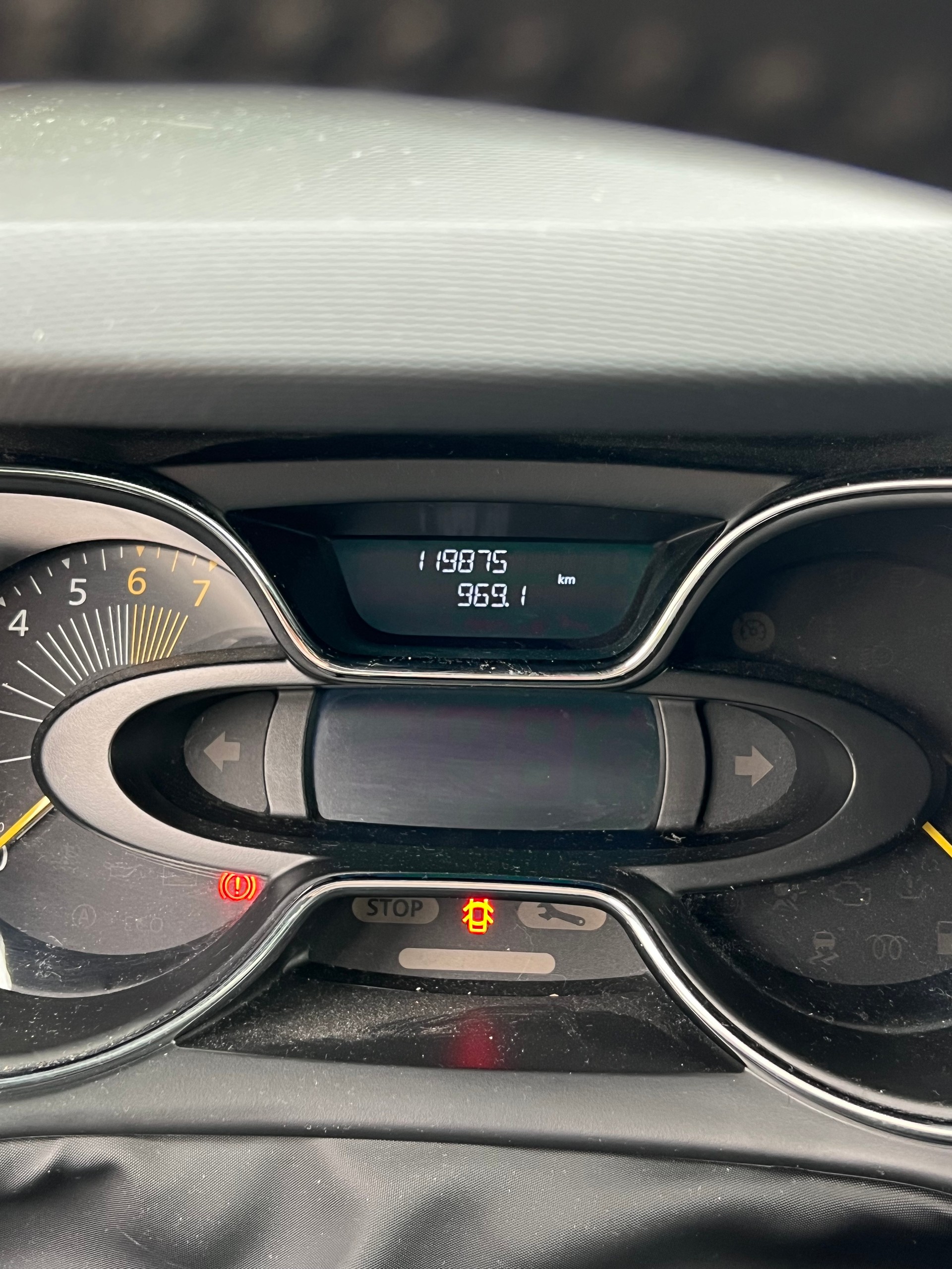 RENAULT Captur 1.2 T 16V Privilège EDC-image-20