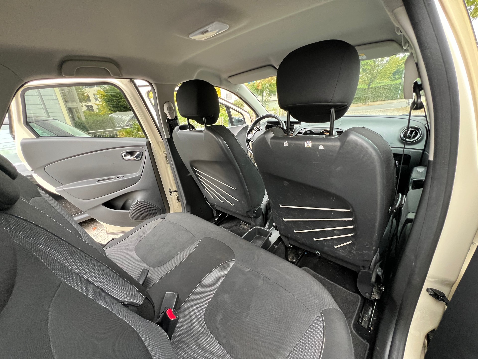 RENAULT Captur 1.2 T 16V Privilège EDC-image-18