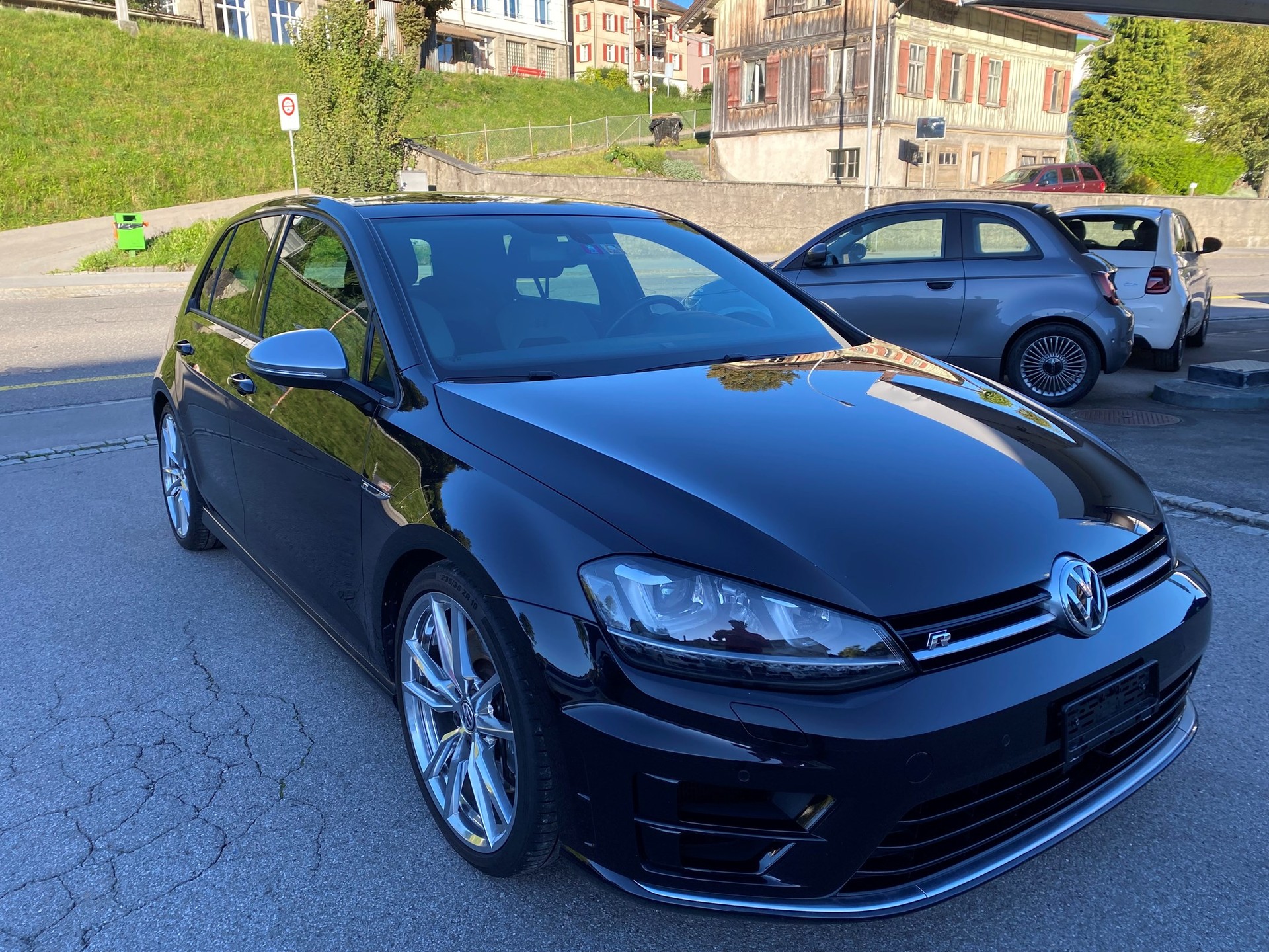 VW Golf 2.0 TSI R 4Motion DSG-image-4