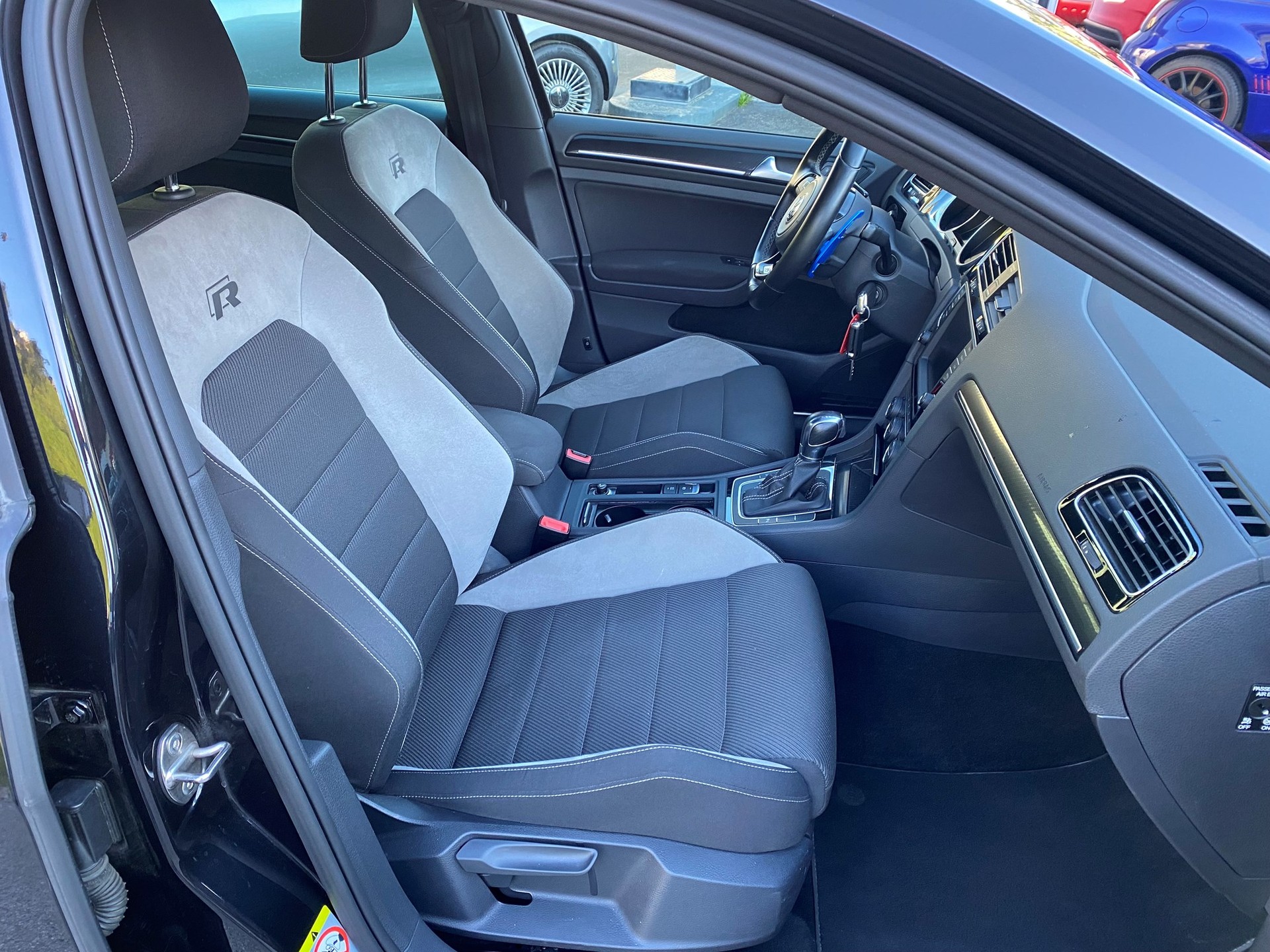 VW Golf 2.0 TSI R 4Motion DSG-image-7