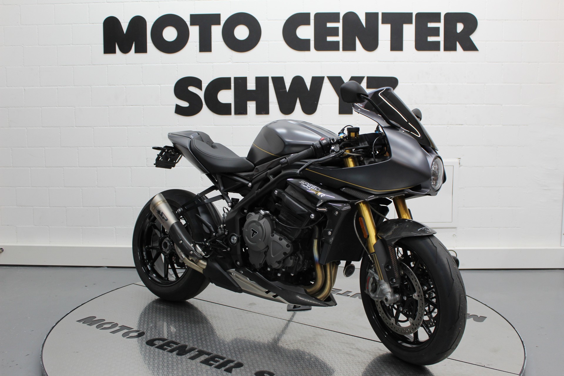 TRIUMPH Speed Triple 1200 RR-image-1