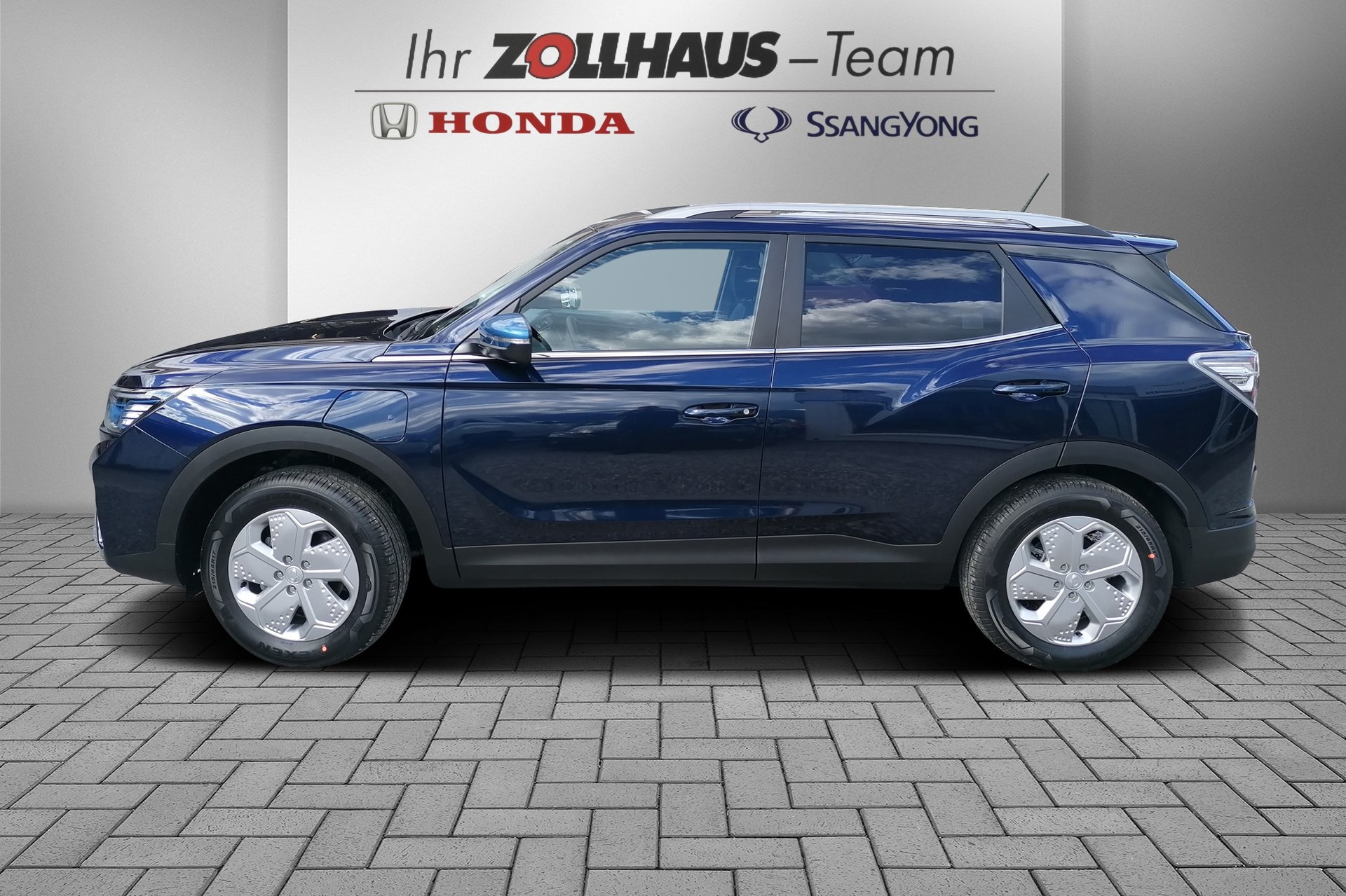 KGM-SsangYong Korando eMotion Titanium-showroom-element-2