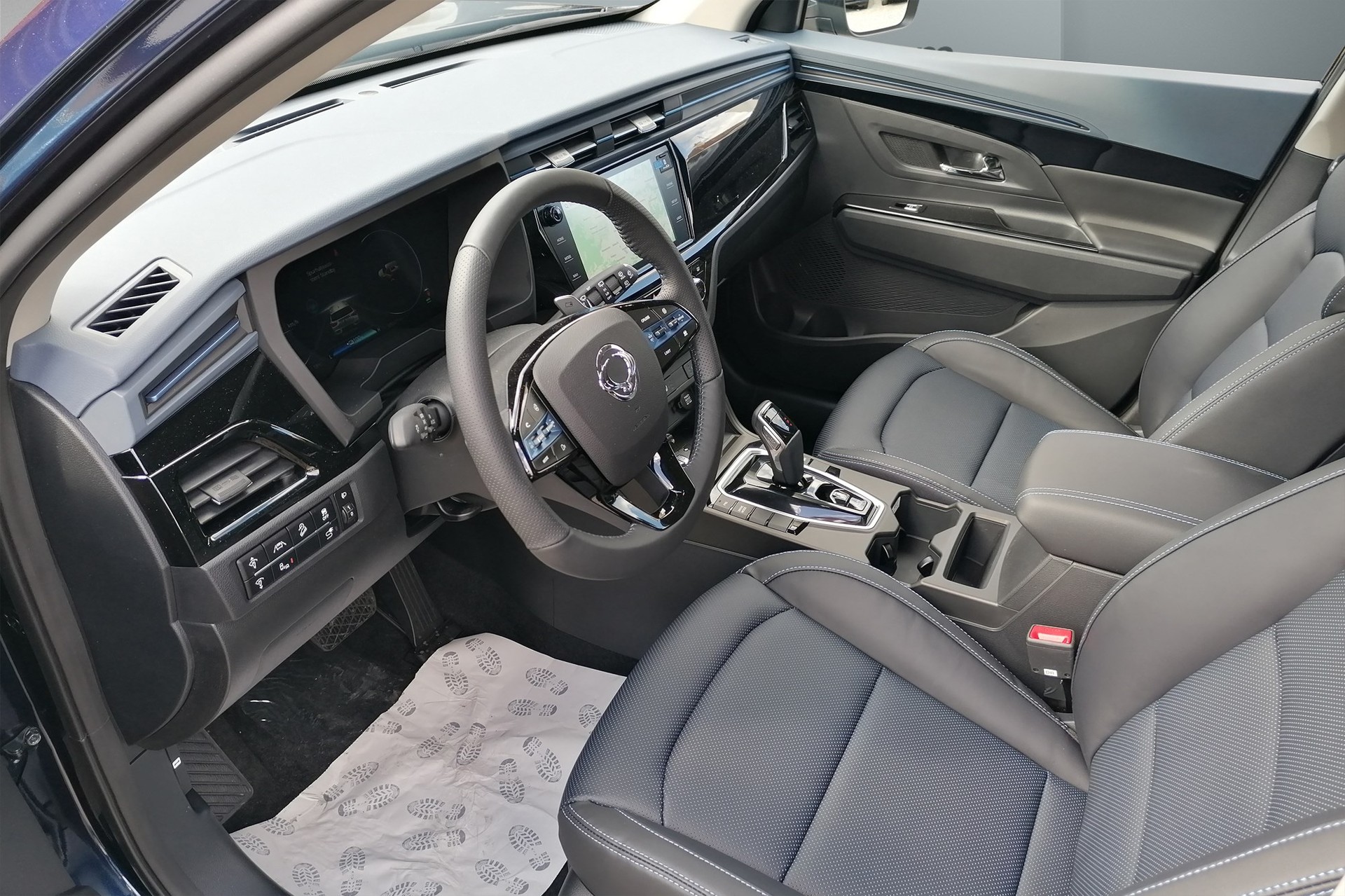 KGM-SsangYong Korando eMotion Titanium-image-5