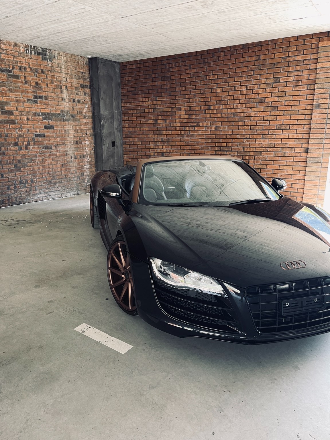 AUDI R8 Spyder 5.2 R-Tronic-image-10