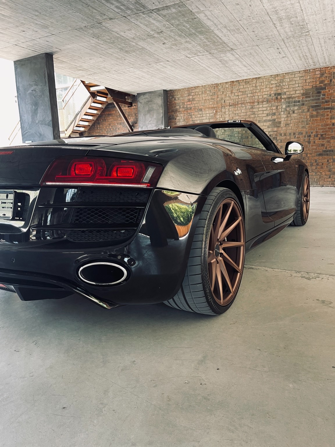 AUDI R8 Spyder 5.2 R-Tronic-image-12
