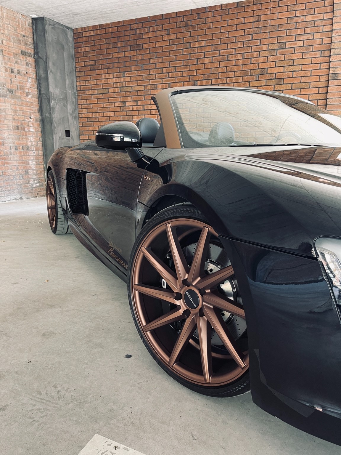 AUDI R8 Spyder 5.2 R-Tronic-image-3