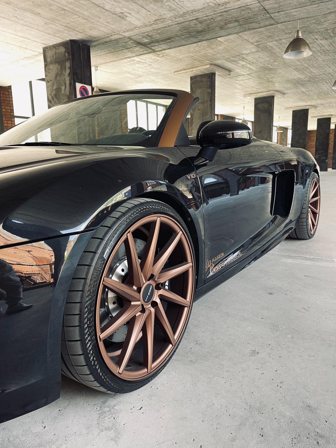 AUDI R8 Spyder 5.2 R-Tronic-image-5