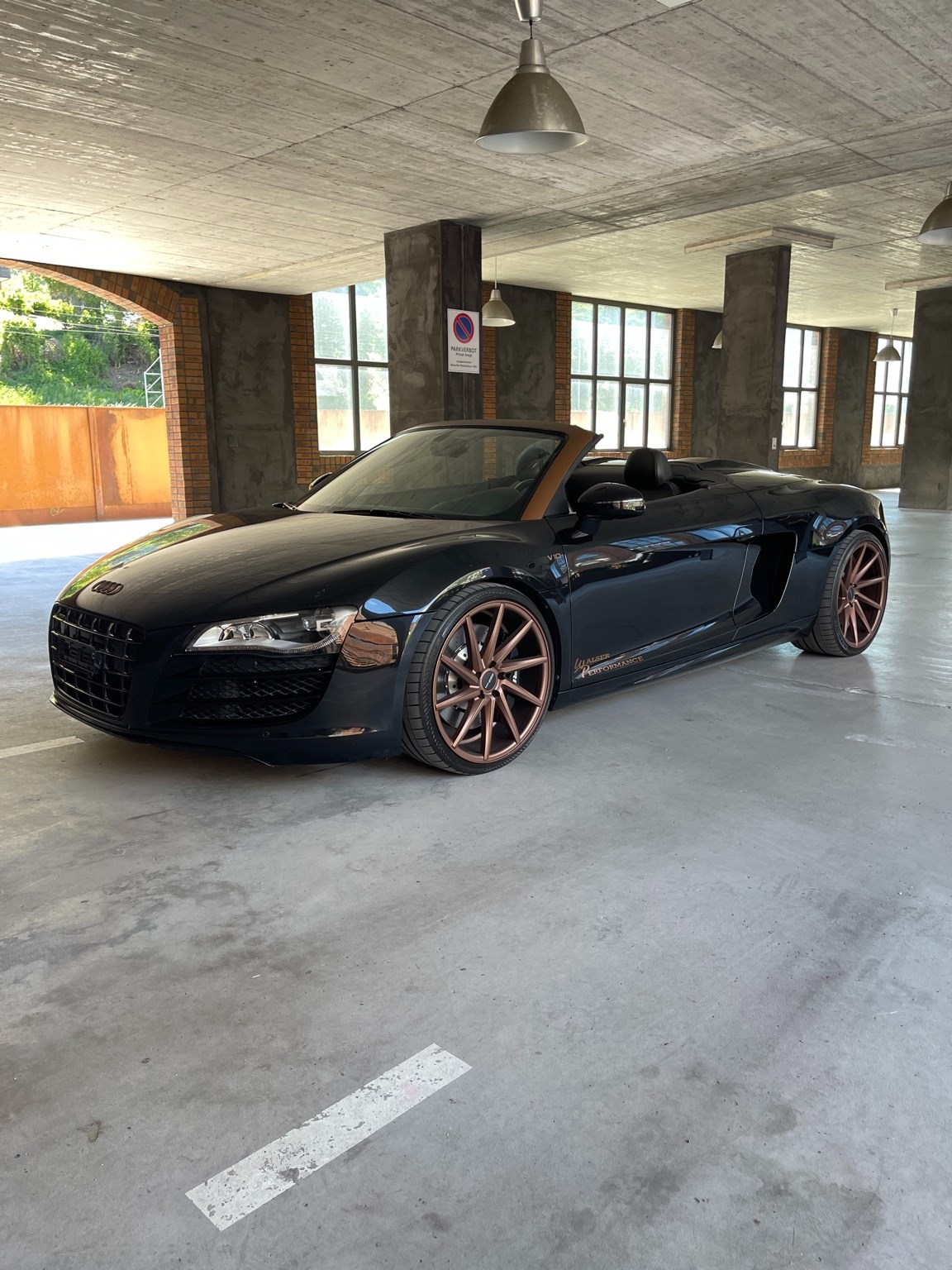 AUDI R8 Spyder 5.2 R-Tronic-image-6